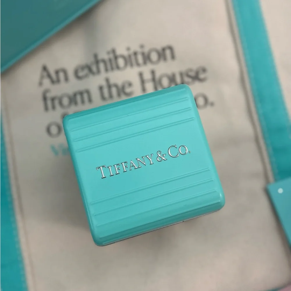 New Tiffany & Co 2022 VIP Mooncake Festival Gift Set Metal Train Rare Collective - Picture 4 of 8